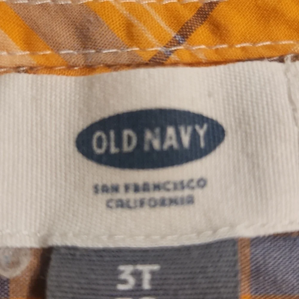 Old Navy Boys Button-Down Plaid Shirt. Size 3T